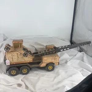 NYLUNT CRANE TRUCK