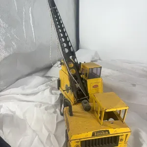 MIGHTY TONKA CRANE TRUCK