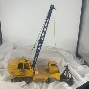 MICHIGAN CRANE TRUCK
