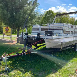 1991 Ercoa Ensign DILX Pontoon w/ '22 Yacht Club Trailer