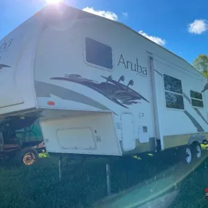 2007 Aruba 5th Wheel Camper, VIN # 1SACS02M371RC8421