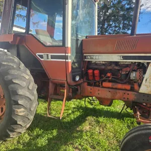 International 986 Tractor - Fall Creek, WI