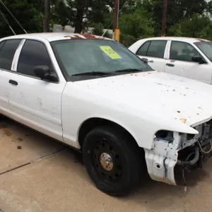 2007 Ford Crown Victoria (No Keys) - Will Need to be Towed