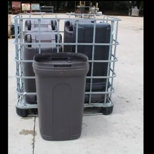 Residential Rolling Trash Cans