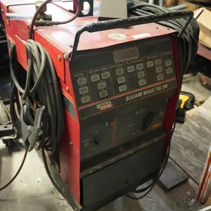 Lincoln Electric Square Wave Tig 255 Welder