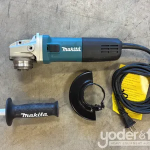 Makita GA4570 