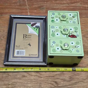 Small green jeweler box and picture frame
