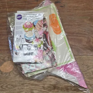 Cake decorating supplies