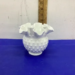 SMALL FENTON VASE