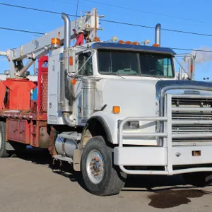 2006 FREIGHTLINER FLD120 FLATBED CRANE TRUCK