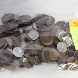2.5 POUNDS OF VARIOUS ESTATE WORLD COINS IN BAG