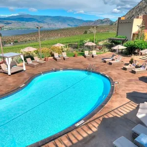1-NIGHT STAY W BREAKFAST AT SPIRIT RIDGE LAKE RESORT, OSOYOOS,