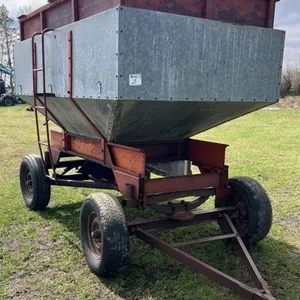 150 Bushel Galvanized Gravity Wagon w/Extension.