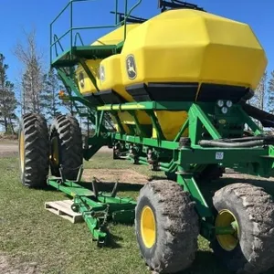 2009 John Deere 1910 Triple Tank Air Cart, 430