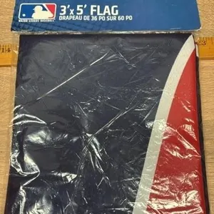 Unused Boston Red Sox Flag 3� x 5�.