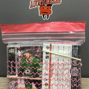 Quantity of Tim Horton�s Hockey Cards.