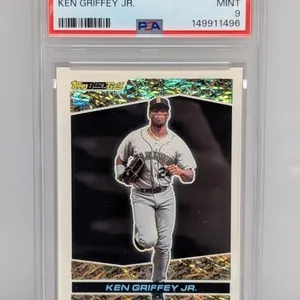 1993 Ken Griffey Jr. Topps Black Gold #33 PSA 9