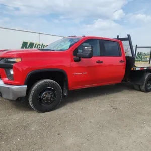 2020  Chevrolet  Silverado 3500HD CC 4x4  S/A  Deck Truck