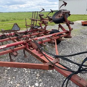 IH 4500 Vibra Shank Field Cultivator