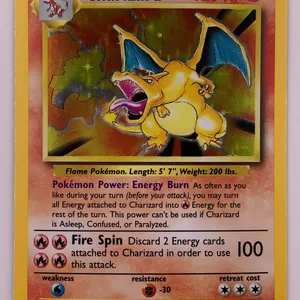Pokémon Charizard 4/102 Base Set Holo Rare Card