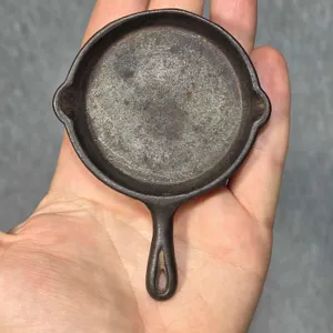 1904 Worlds Fair Souvenir. St. Louis. Home Comfort Ranges. Miniture Cast Iron Pan. DR