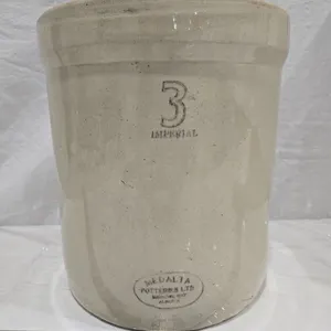 Medalta No. 3 Crock