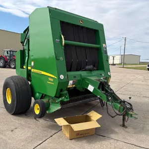 John Deere 569 Round Baler