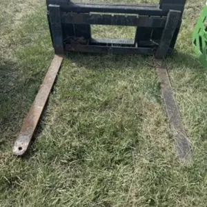 48" Pallet Forks (Adjustable Widths)