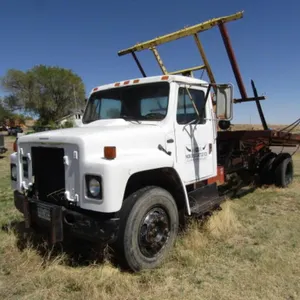 IHC Loadstar w/ New Holland Stack Retriever