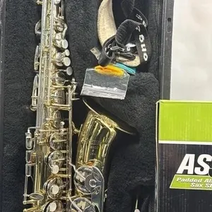 Selmer AS300 Saxophone With Case & Yorkville stand