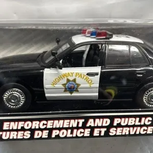 1/18 Law Enforcement Highway Patrol Diecast car