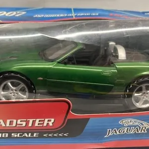 Jaguar XKR Roadster 1/18 James Bond Diecast