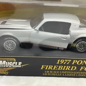 1/18 American Muscle 1977 Firebird Formula