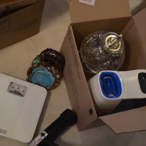Bathroom Scale, Electric Lamp, Vicks Humidifier