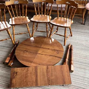 OFFSITE - Table and 4 chairs in nice condition, 3’ round table with leaf expanding to 4’ .