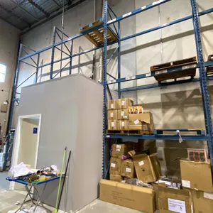 2 SECTIONS OF BLUE PALLET RACKING, 3- 20' UPRIGHTS & 16- 8' SIDE RAILS