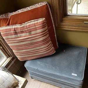 Ottoman & Pillows