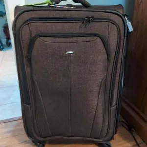 Rolling suitcase