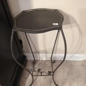 Metal plant stand 13x13x29H