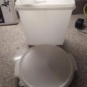2 Tupperware