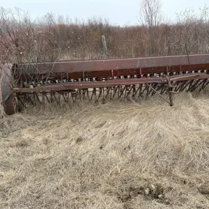 ANTIQUE IH PRESS DRILL