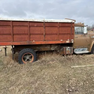1973 IH GRAIN TRUCK