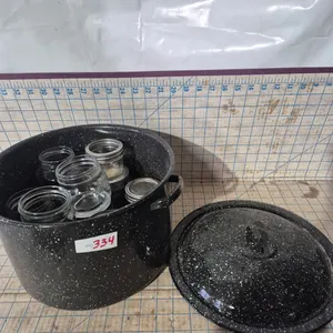 Medium size canner with contents, no liftout  rack