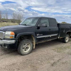 2005 GMC 2500HD Ext. Cab Service Truck, 284,883 KM, 6.6L Duramax Turbo Diesel