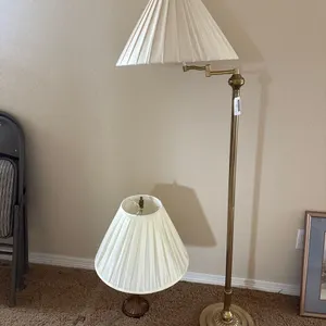 FLOOR LAMP AND TABLE LAMP, QTY (2)