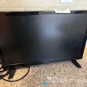 INSIGNIA LED 19" WIDE SCREEN FLAT PANEL TELEVISION