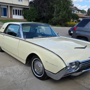 1962 FORD THUNDERBIRD