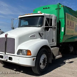 2006 Kenworth T300 refuse truck