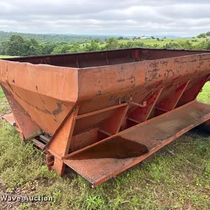 Highway Equipment Company manure spreader bed