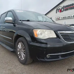 2011 Chrysler Town & Country Van
 UNRESERVED